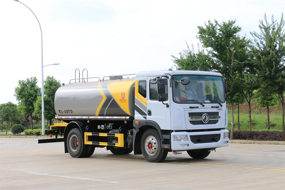 12噸灑水車(chē)-東風(fēng)D9多利卡3950軸距灑水車(chē)12立方灑水車(chē)廠(chǎng)家價(jià)格